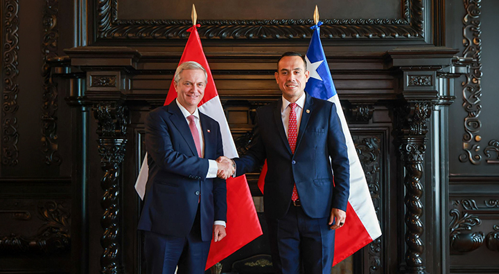  Kast plantea cooperación con Perú contra crimen y minería ilegal