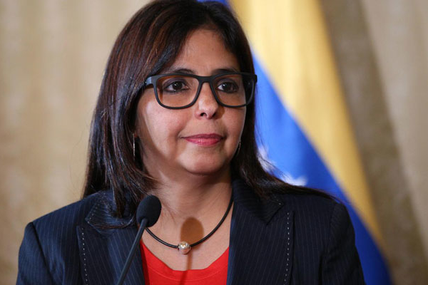  Presidenta encargada pide revisar Ley de Minería – Primicia