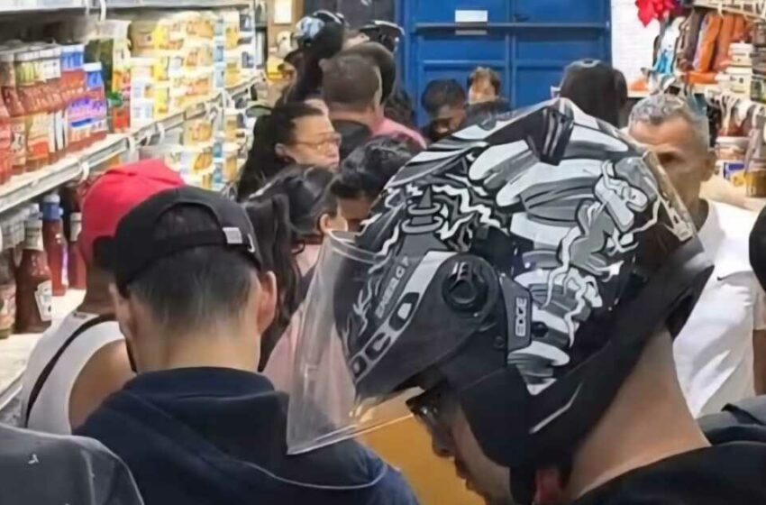  Colas en supermercados, zozobra e incertidumbre: así está Venezuela ante ataque de EU