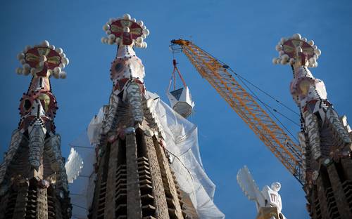  La Sagrada Familia alcanza su cima