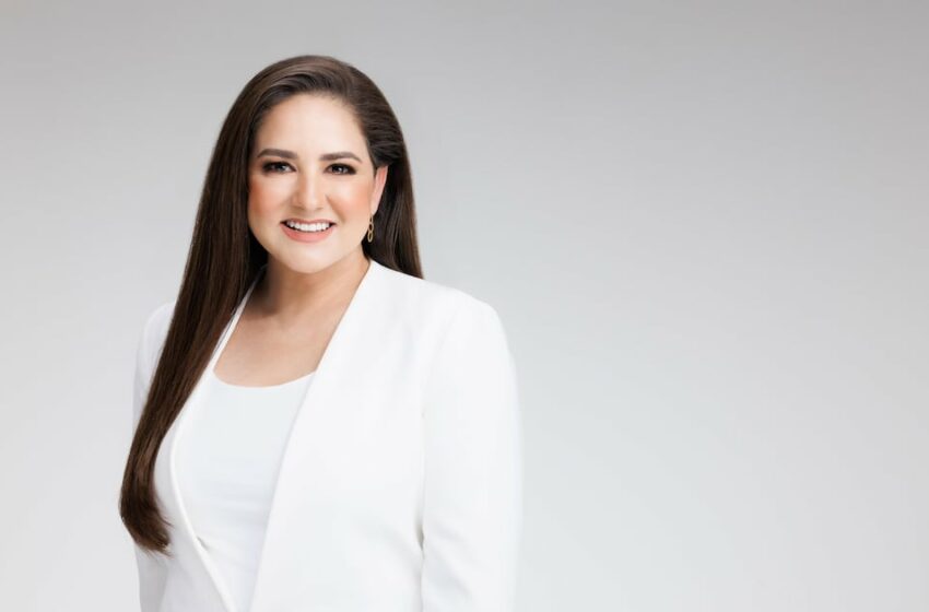  Celida López alza la mano para ser candidata de Morena en Sonora en Elecciones 2027