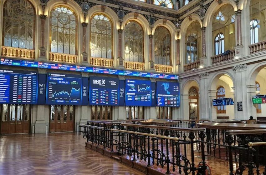  El Ibex 35 se acerca a los 17.900 con las acereras y BBVA contrarrestando las caídas de Sabadell – Yahoo Finanzas