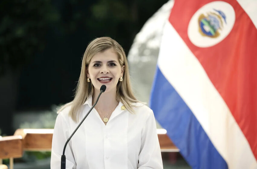  La presidenta electa de Costa Rica impulsa proyectos de tren eléctrico y minería de oro