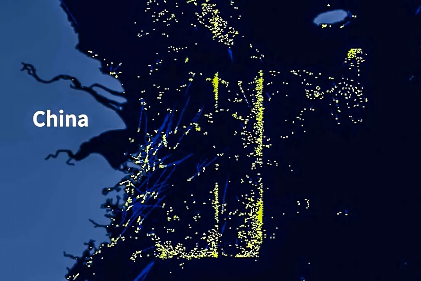  Las imágenes satelitales lo dejan claro: China ha concentrado miles de barcos pesqueros …