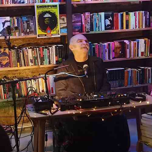  Martín Caparrós hizo de diyéi en Barcelona