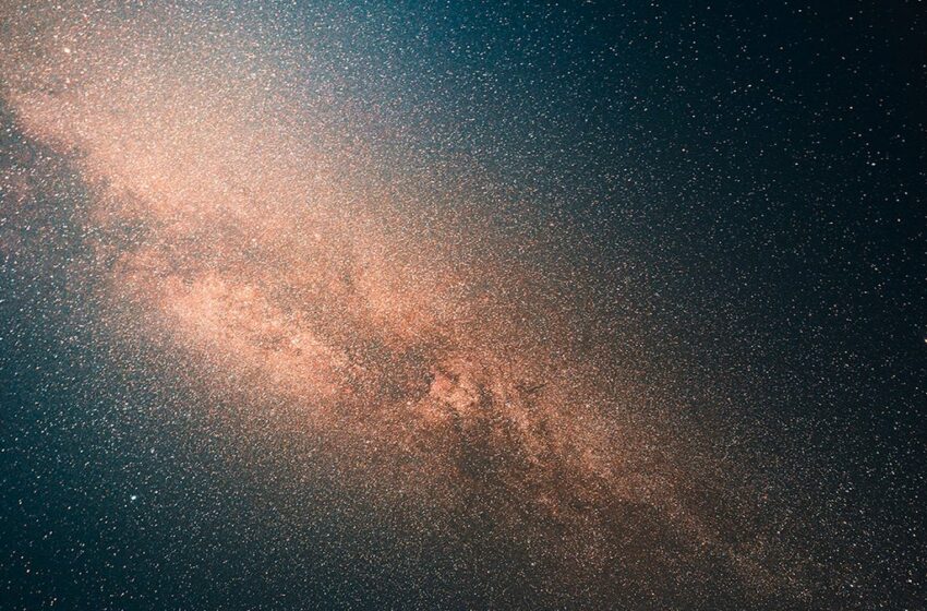  Estas rarezas cósmicas pasaron desapercibidas al ojo humano, pero la IA las ha rescatado de un archivo de 35 años