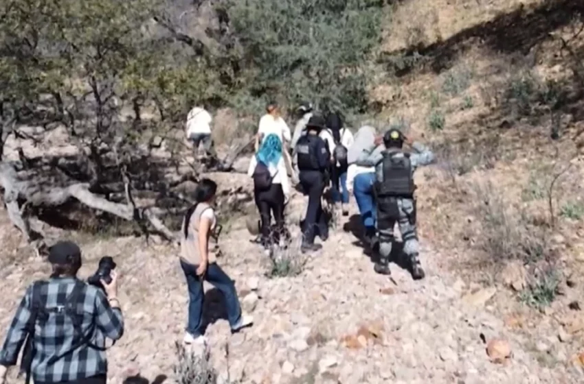  Madres buscadoras de Sonora llevan su lucha al desierto por Nancy Guthrie – TV Azteca