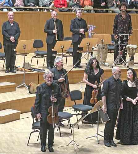  Savall revive el mestizaje sonoro del Perú colonial entre canto y baile de resistencia