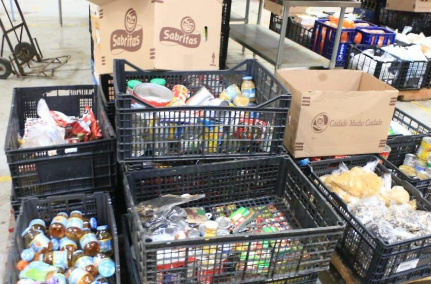  Banco de Alimentos de México apoya a 2 mil 800 familias con despensas en Altas Montañas