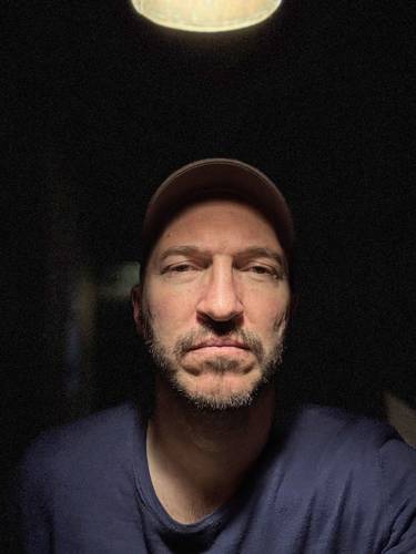  “Vacié mucho de mí” en la música de la obra Acomodar, revela Jomi Delgado