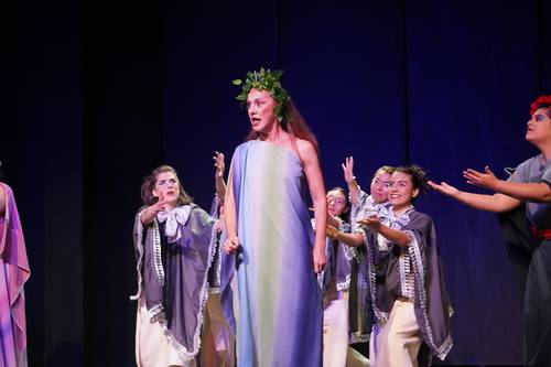  “Rescatamos y editamos manuscritos antiguos hasta llegar a la puesta en escena”