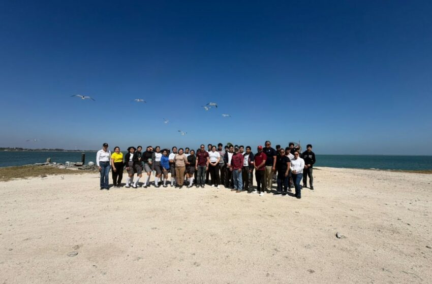  Contribuyen jóvenes al cuidado del medio ambiente con limpieza de playas en Tamaulipas: INJUVE