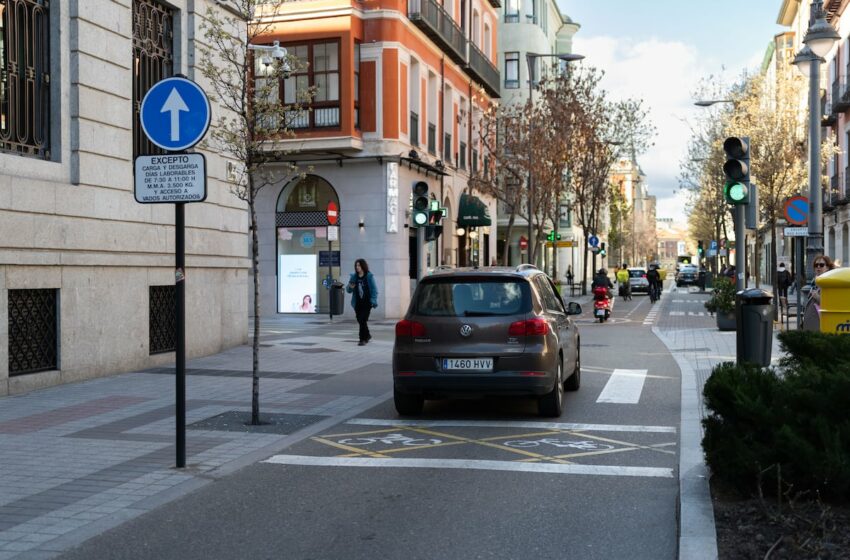  Dos tercios de las 153 ciudades obligadas siguen sin instalar sus zonas de bajas emisiones …