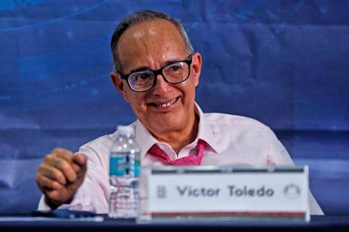  El colibrí simboliza “cómo  se concita la eternidad en  un momento”: Víctor Toledo