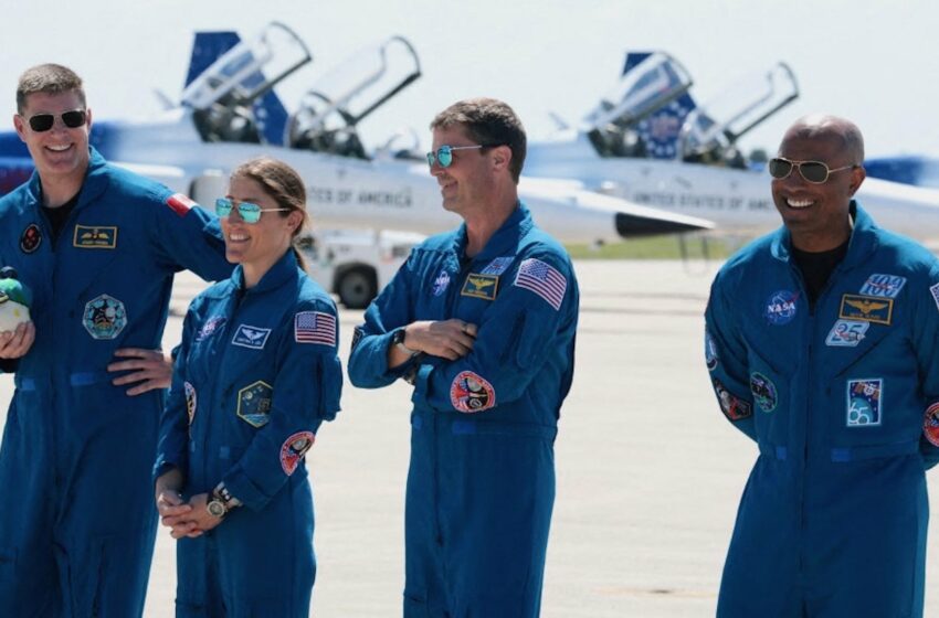  Llegan a Florida los Astronautas que Viajarán a la Luna en la Misión Artemis II | N+