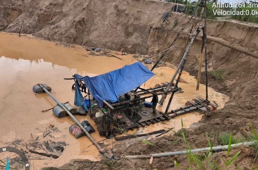  Ejército destruye bienes de minería ilegal valorizados en más de S/ 15 millones en Madre de Dios