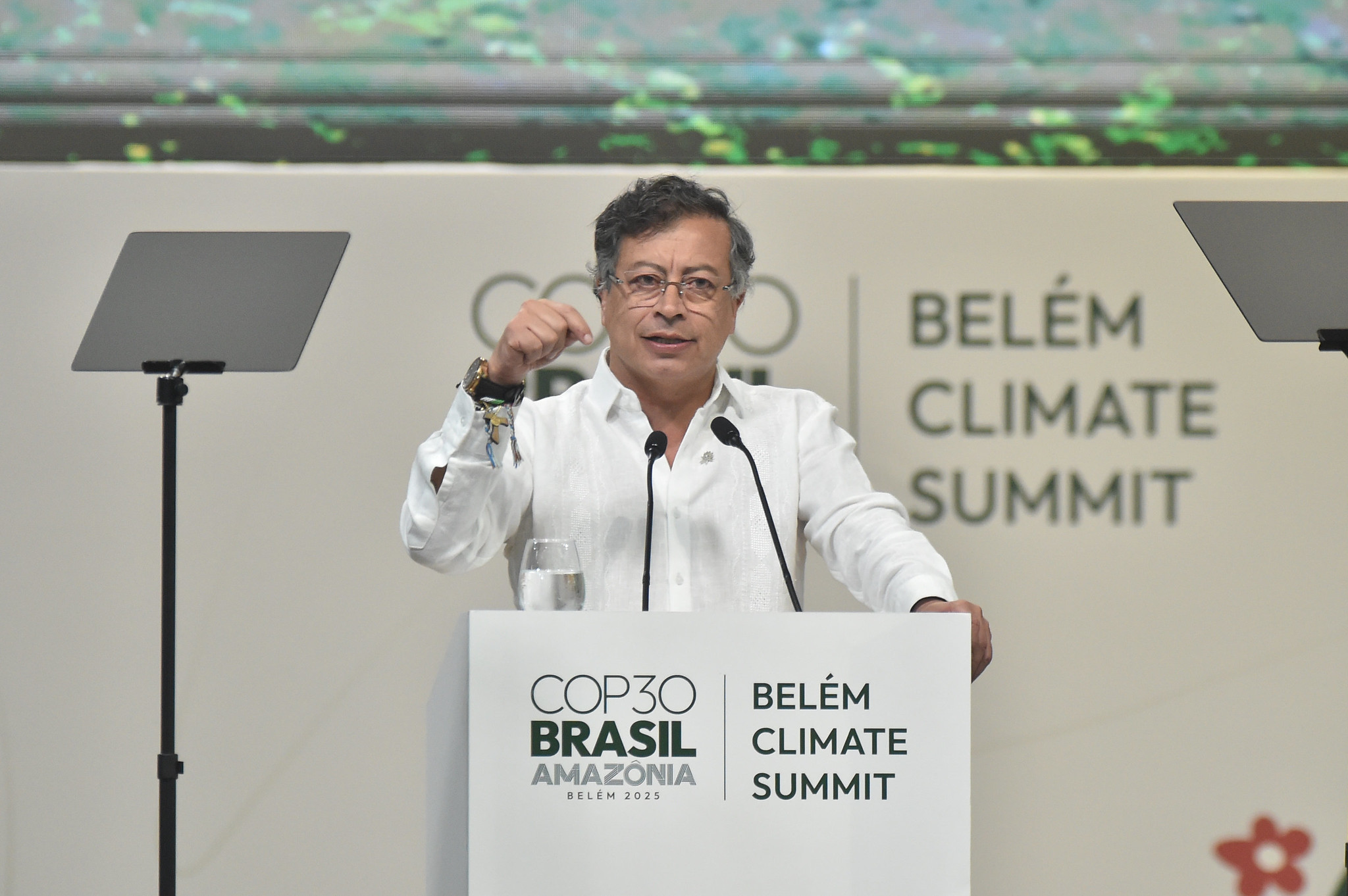 El presidente de Colombia, Gustavo Petro, realiza una intervención en la Cumbre de Líderes de la COP30. Foto: Paulo Mumia/COP30