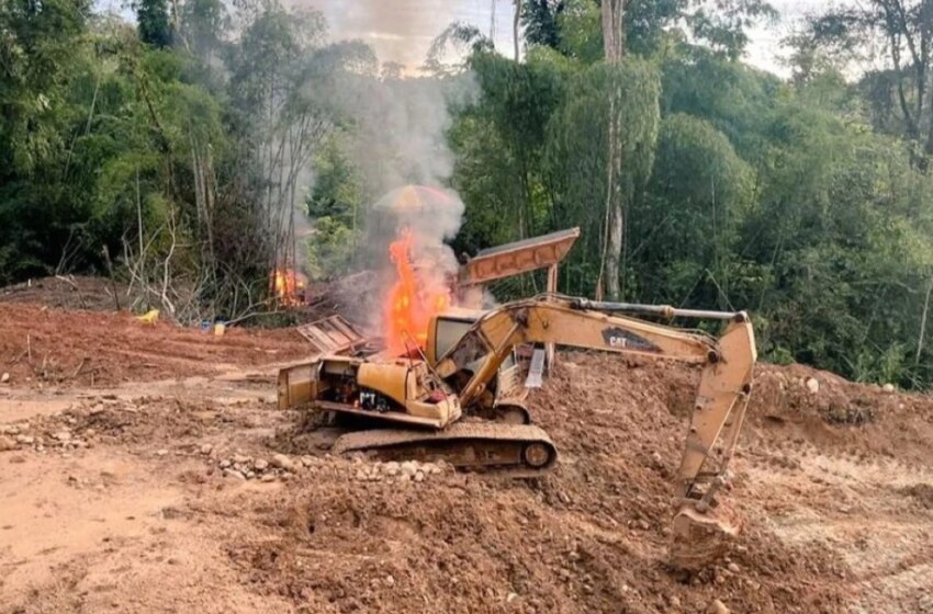  Operativo militar interviene minería ilegal en Orellana y decomisa maquinaria – El Oriente