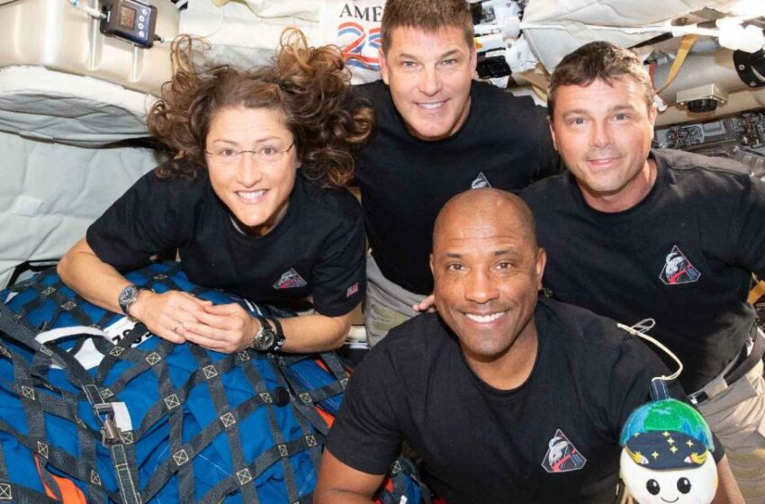  Astronautas de Artemis II serán extraídos de la nave este viernes, dos horas después de amerizar – El Economista