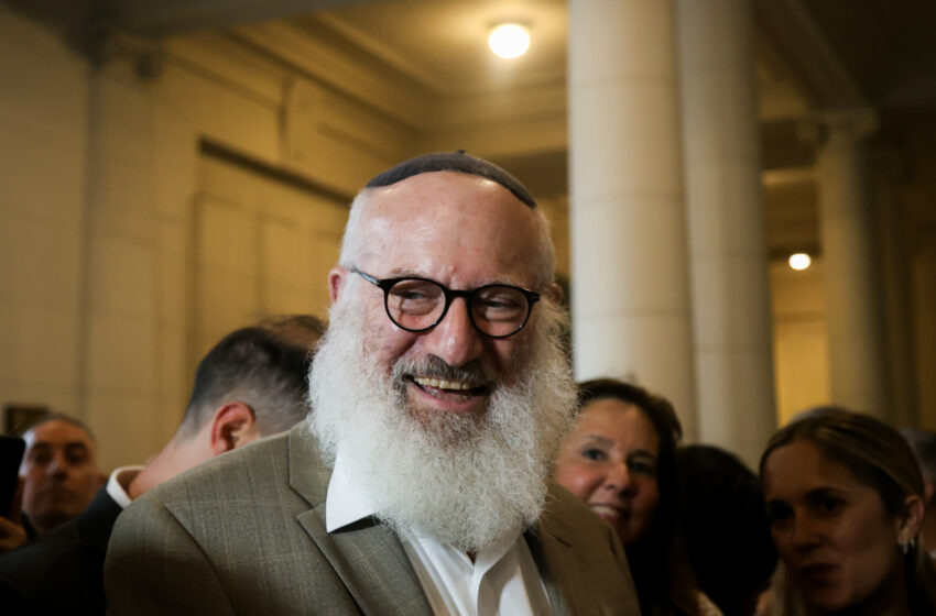  El empresario dueño de los shoppings se mete en la pelea por el negocio minero