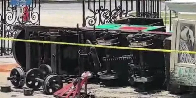  Se descarrila trenecito en parque Centenario de Mérida