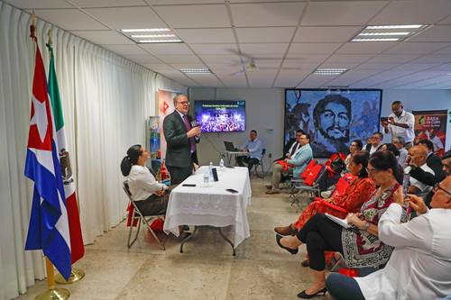  “En Cuba se mantienen las actividades turísticas”, sostiene el embajador