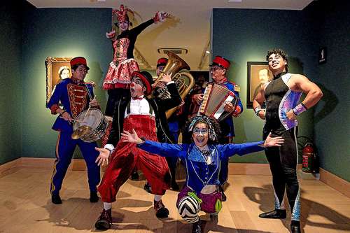  Del tingo al tango “saca el circo de la carpa y lo lleva a sitios impensables”