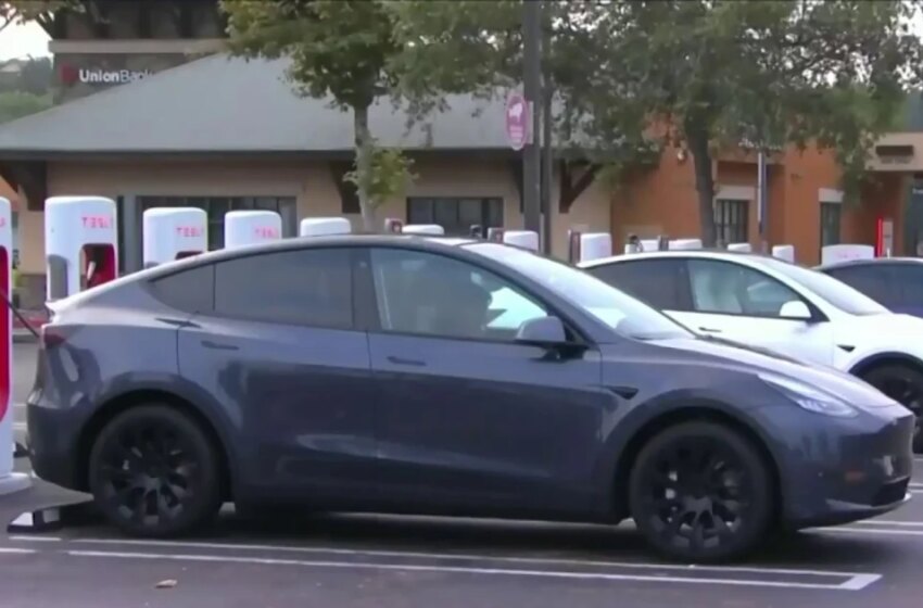  Ante el aumento de la gasolina, consumidores analizan un auto híbrido | Telemundo