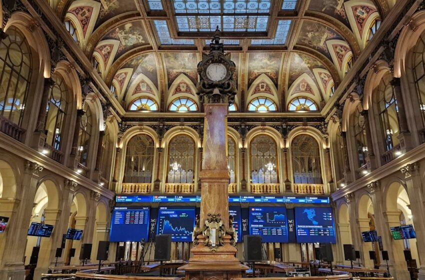  Ibex 35: batacazo del 2,39% en la primera sesión de mayo, con BBVA y Santander liderando las pérdidas