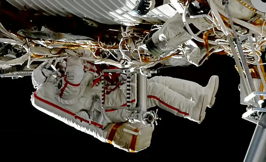  Los cosmonautas rusos regresaron a la ISS tras realizar trabajos en el hardware científico