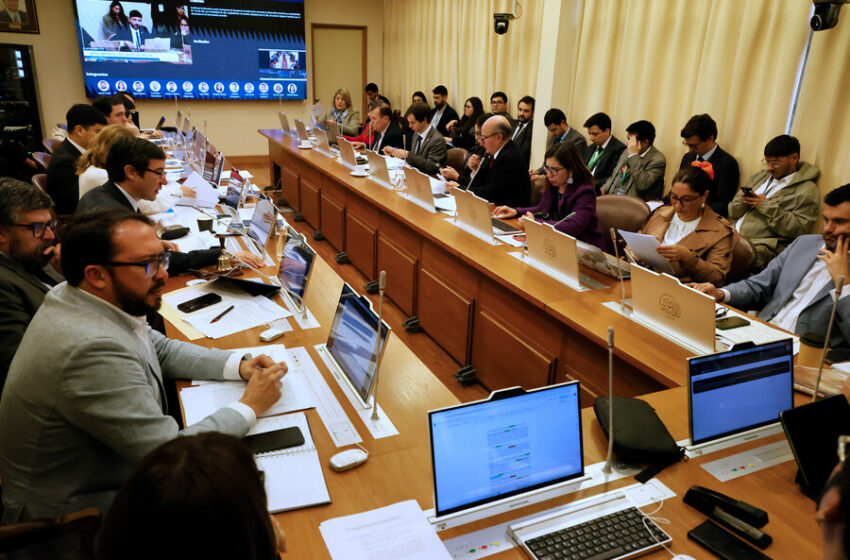  Comisiones de Trabajo y Medio Ambiente despachan parte central de la megarreforma del Gobierno