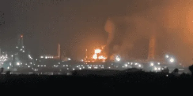  Controlan incendio en refinería de Pemex en Oaxaca; reportan heridos (VIDEO)