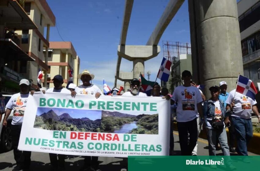 Sacerdotes y ambientalistas marchan en Santiago contra exploración minera – Diario Libre