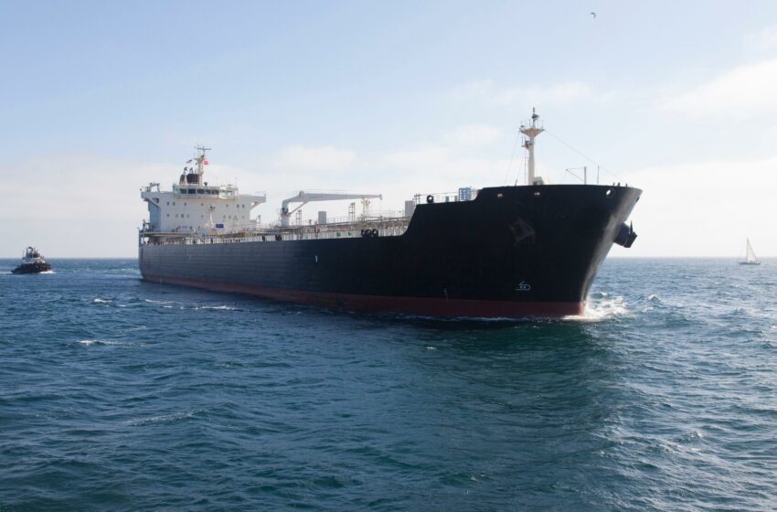  El Reino Unido intercepta por primera vez un petrolero de la llamada ‘flota fantasma’ de Rusia – RTVE.es