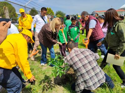  Con 500 árboles, gobierno estatal refuerza la conservación ambiental en San José Chiapa