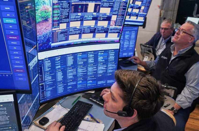  Wall Street se tambalea: las tecnológicas caen y los rendimientos de bonos se disparan – Lancaster Online