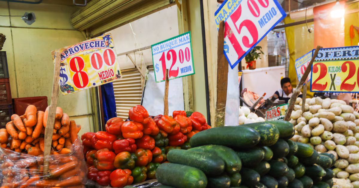  'Ensalada pero sin jitomate': Esto cuesta la canasta básica en México 2026 – El Financiero