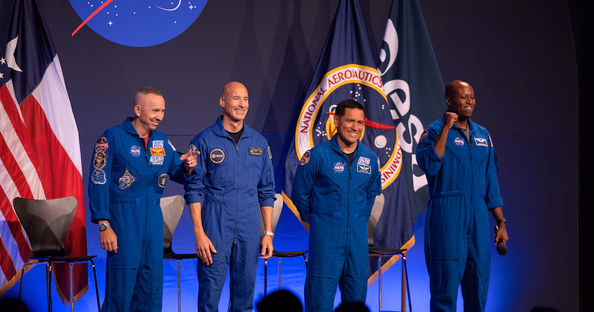  Ex combatientes, un médico y un debutante: las historias de la tripulación que la NASA eligió para Artemis III – Infobae