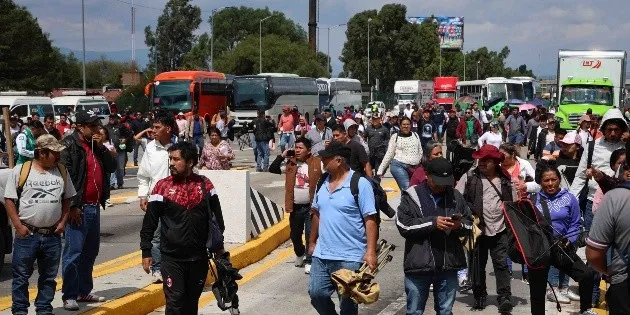  CNTE toma gasolineras en Tuxtla Gutiérrez, Chiapas y regala combustible