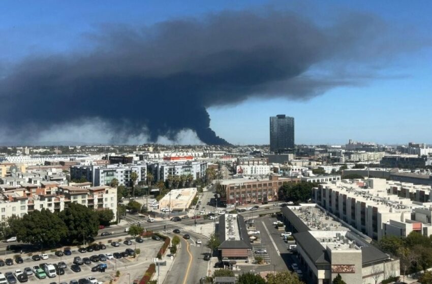  Emergencia en Los Ángeles por incendio en un depósito de alimentos en Boyle Heights suma 5 días