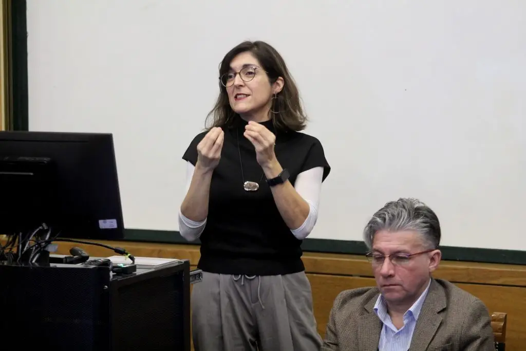 Investigadores interdisciplinarios abordaron la crisis de natalidad en Chile 4 IMG 2224 scaled