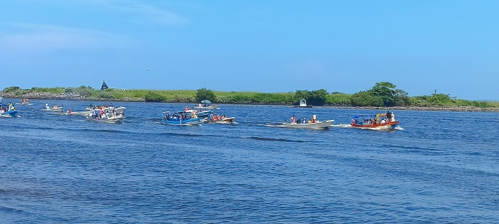  Realizan el paseo acuático con Santa Ana por las aguas del río Jamapa – AVC Noticias