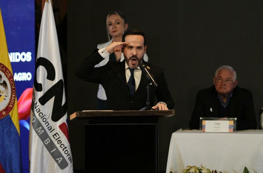  Presidente electo de Colombia suspende transición con gobierno de Petro por gestar …