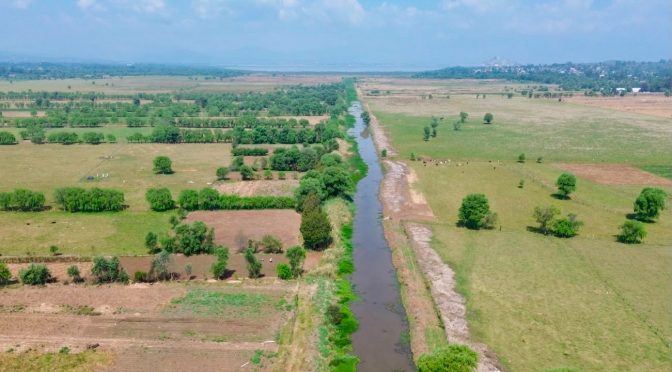  Canal Chapultepec aporta 500 litros de agua por segundo al lago de Pátzcuaro