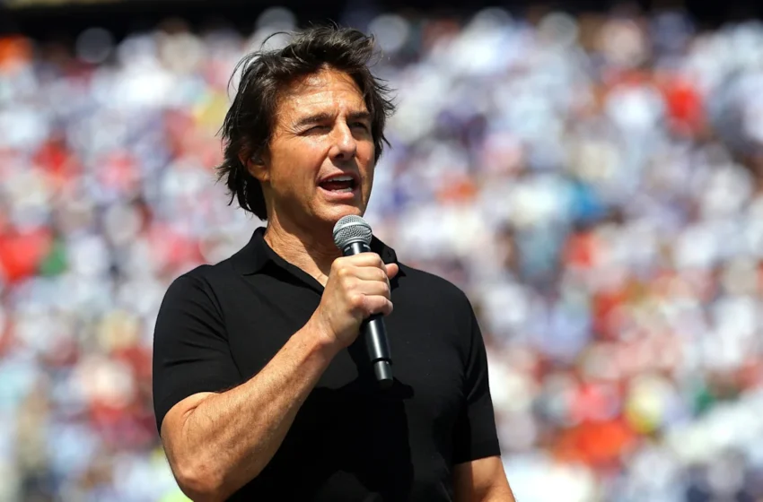  Tom Cruise y Robbie Williams calientan la final del Mundial – Yahoo Noticias